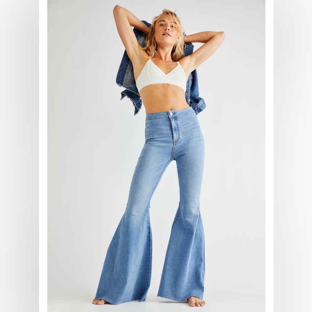 Free People Float On Flares High Rise BELL BOTTOM Love Letters 25 Fits 26 EUC
